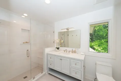 1221 Loch Lane Lake Forest IL 60045