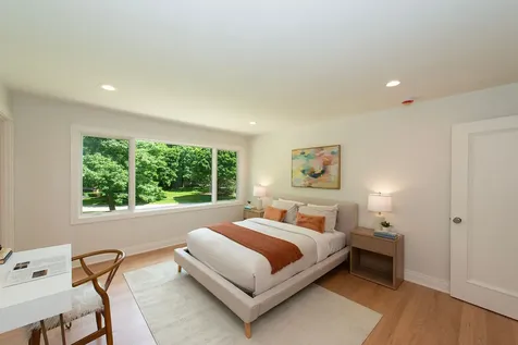 1221 Loch Lane Lake Forest IL 60045