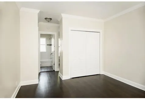 3819.5 North Greenview Avenue Chicago IL 60613
