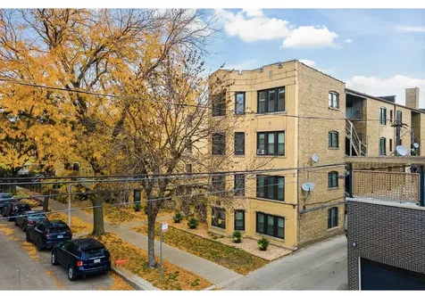 3819.5 North Greenview Avenue Chicago IL 60613