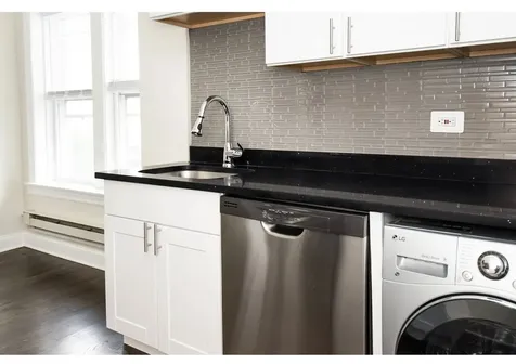 3819.5 North Greenview Avenue Chicago IL 60613