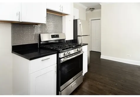 3819.5 North Greenview Avenue Chicago IL 60613