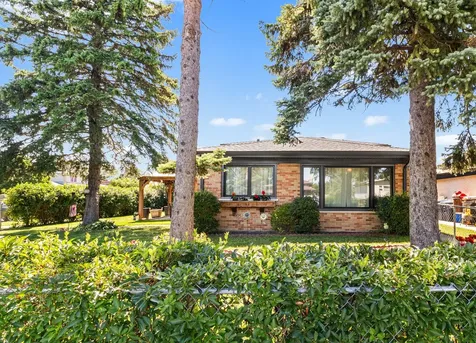 2196 Spruce Avenue Des Plaines IL 60018