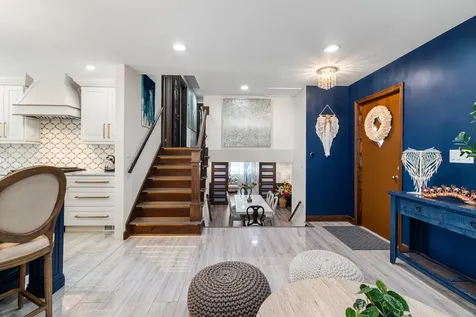 2196 Spruce Avenue Des Plaines IL 60018