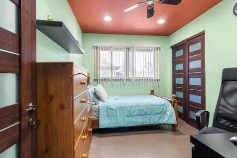 2196 Spruce Avenue Des Plaines IL 60018