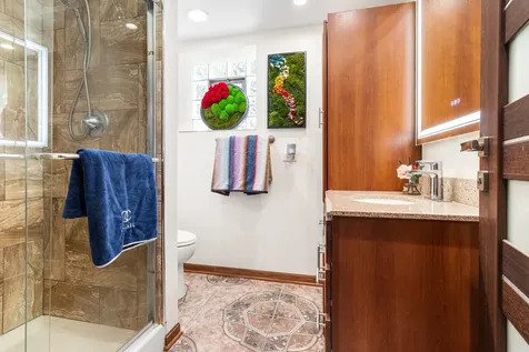 2196 Spruce Avenue Des Plaines IL 60018