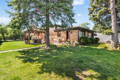 2196 Spruce Avenue Des Plaines IL 60018