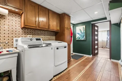 2196 Spruce Avenue Des Plaines IL 60018