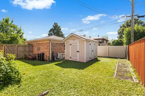2196 Spruce Avenue Des Plaines IL 60018