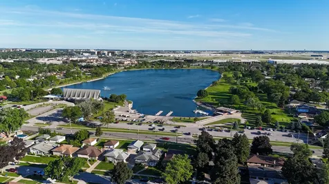 2196 Spruce Avenue Des Plaines IL 60018