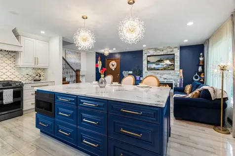 2196 Spruce Avenue Des Plaines IL 60018