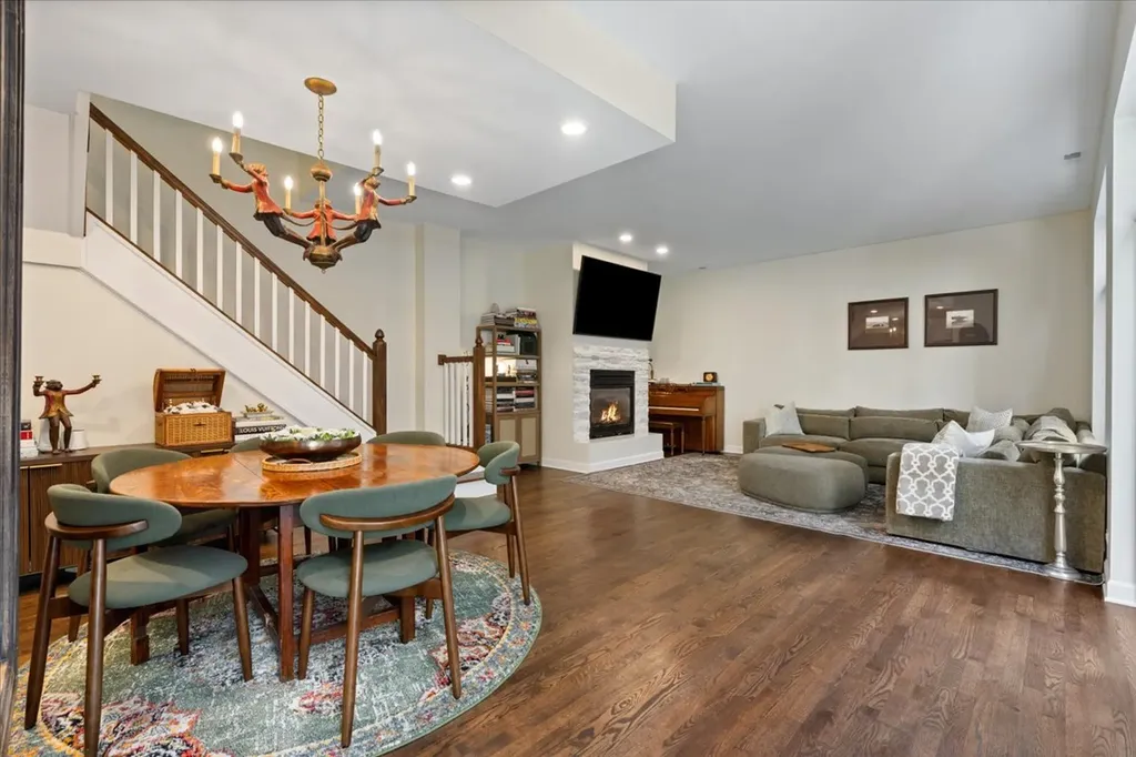 1430 North La Salle Drive Chicago IL 60610