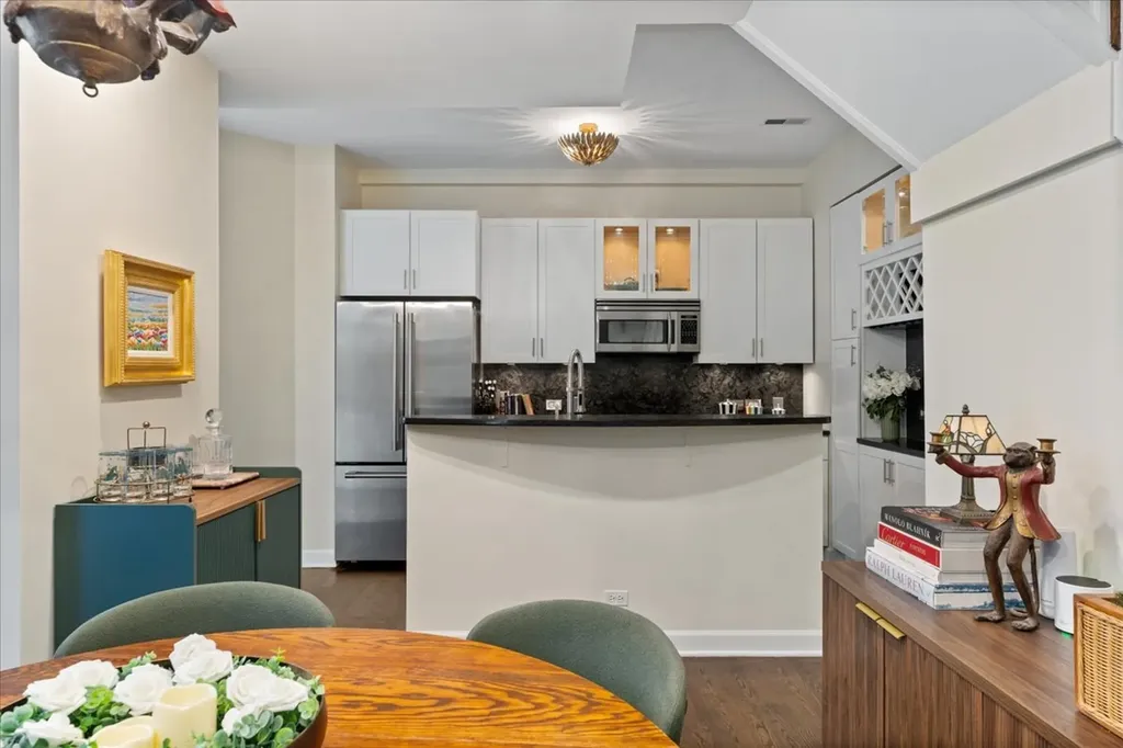 1430 North La Salle Drive Chicago IL 60610