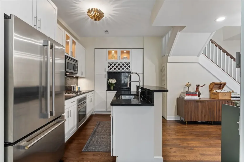 1430 North La Salle Drive Chicago IL 60610