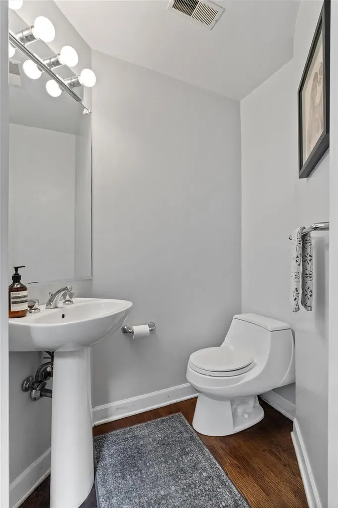 1430 North La Salle Drive Chicago IL 60610