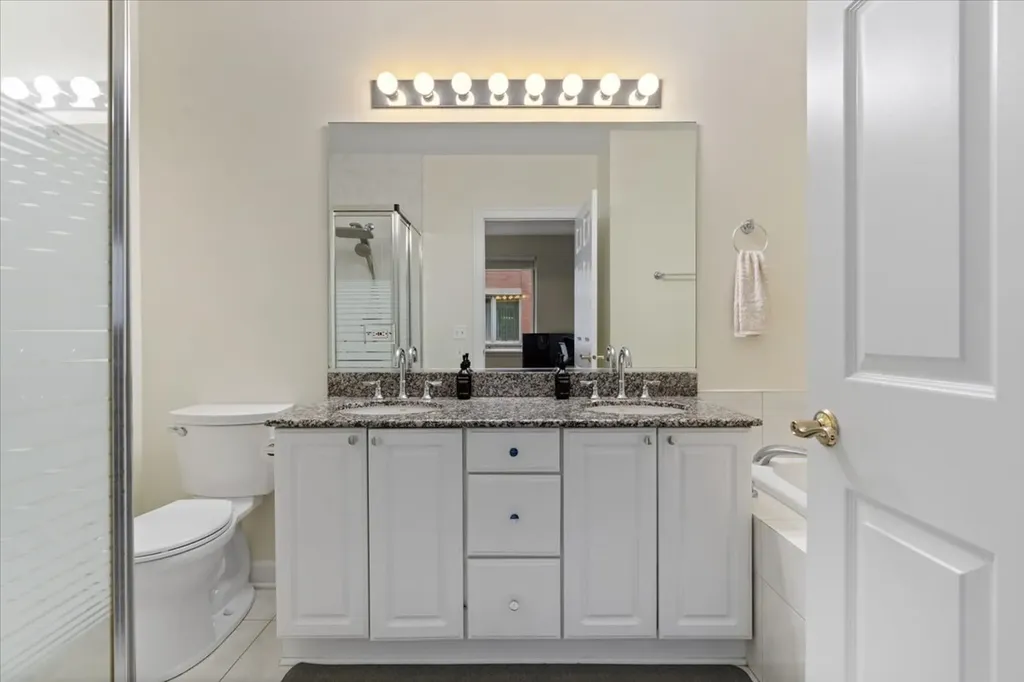 1430 North La Salle Drive Chicago IL 60610