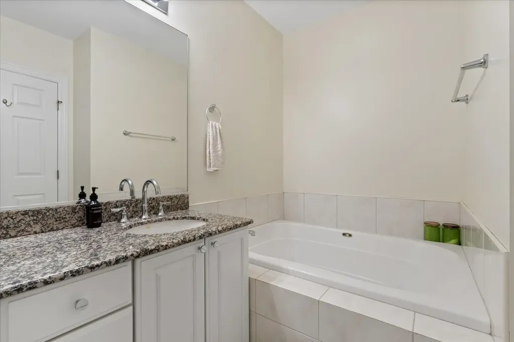 1430 North La Salle Drive Chicago IL 60610