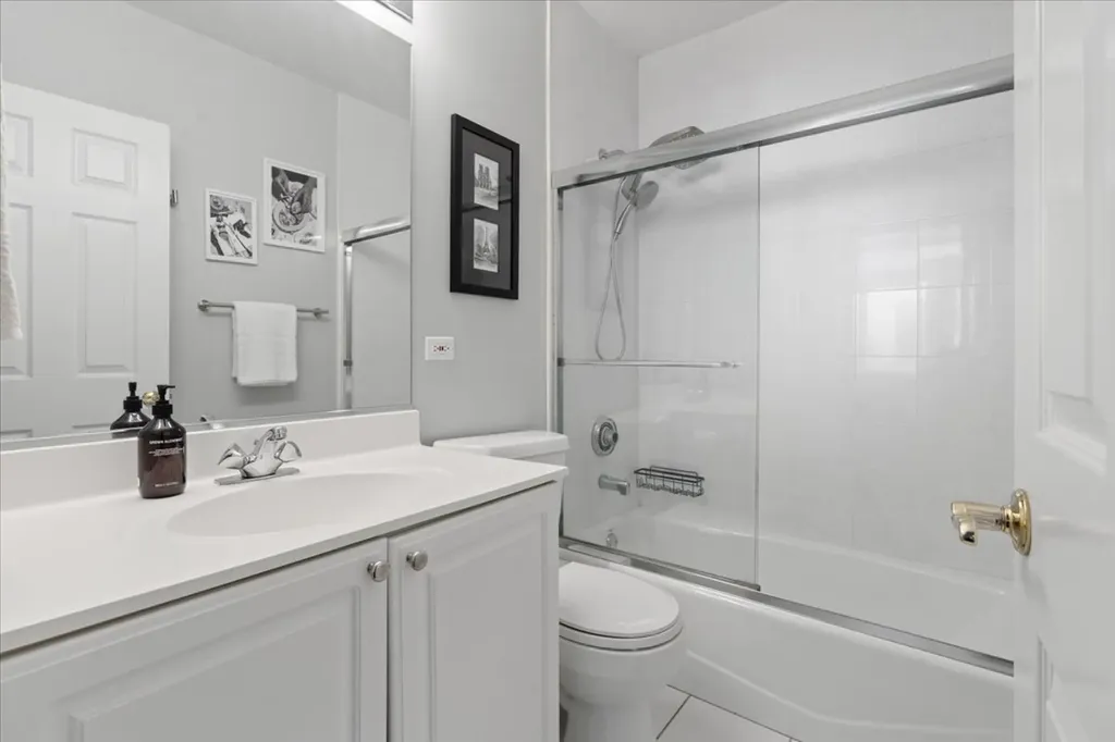 1430 North La Salle Drive Chicago IL 60610