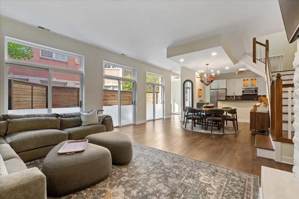 1430 North La Salle Drive Chicago IL 60610