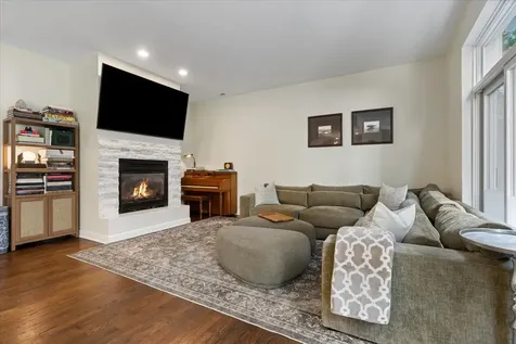 1430 North La Salle Drive Chicago IL 60610