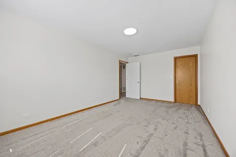 262 Springbrook Trail S Oswego IL 60543