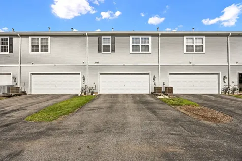 262 Springbrook Trail S Oswego IL 60543