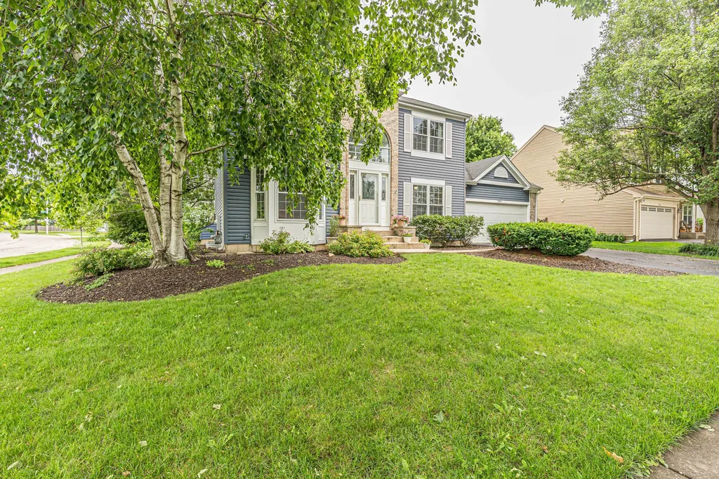 794 White Pine Circle Lake In The Hills IL 60156