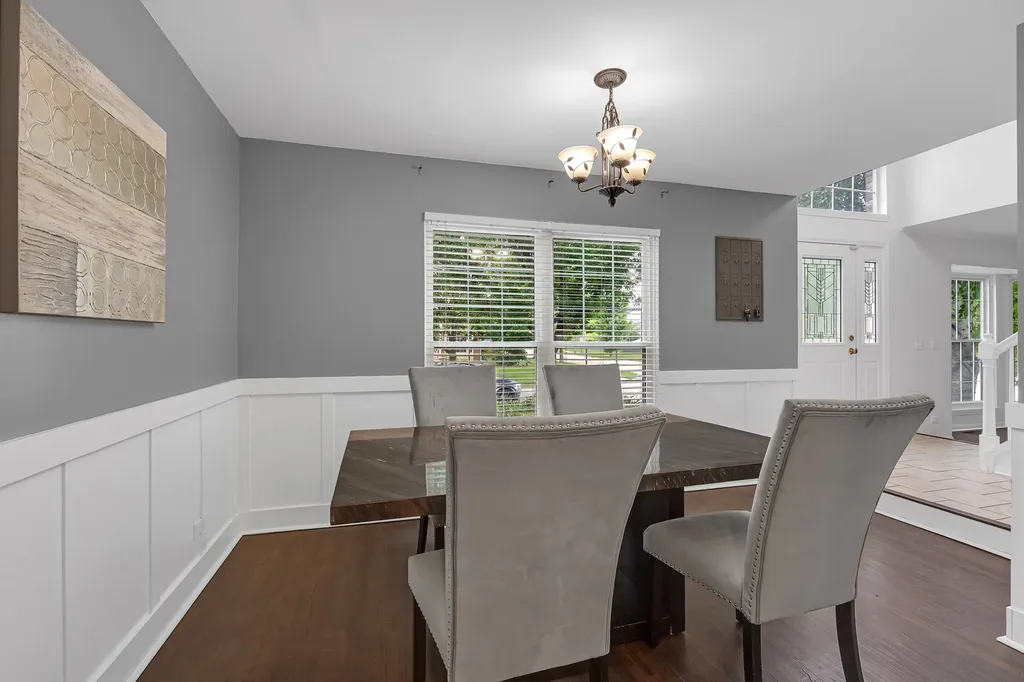 794 White Pine Circle Lake In The Hills IL 60156