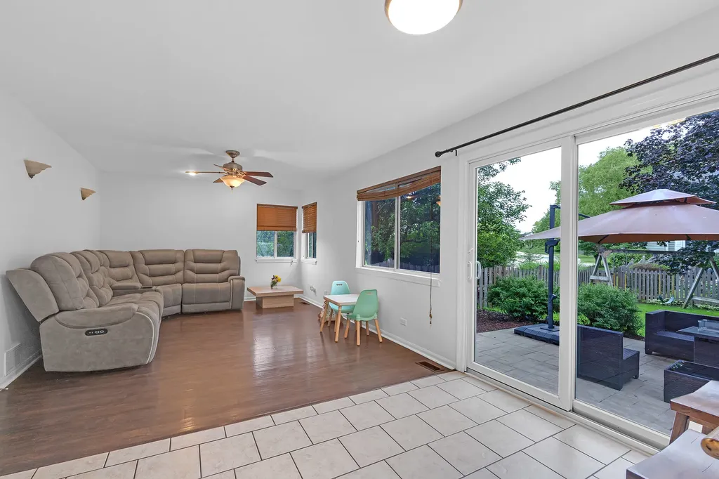 794 White Pine Circle Lake In The Hills IL 60156