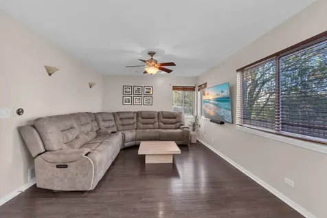794 White Pine Circle Lake In The Hills IL 60156