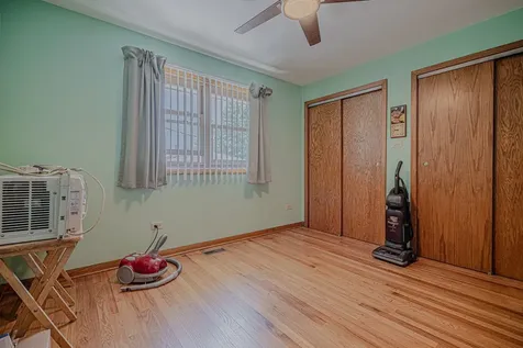 10533 Lavergne Avenue Oak Lawn IL 60453