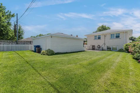 10533 Lavergne Avenue Oak Lawn IL 60453