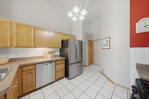 2804 North Southern Hills Drive Wadsworth IL 60083