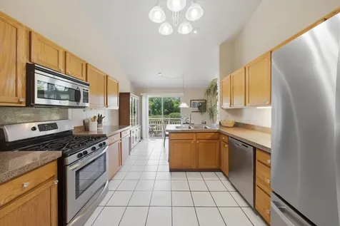 2804 North Southern Hills Drive Wadsworth IL 60083