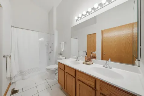 2804 North Southern Hills Drive Wadsworth IL 60083