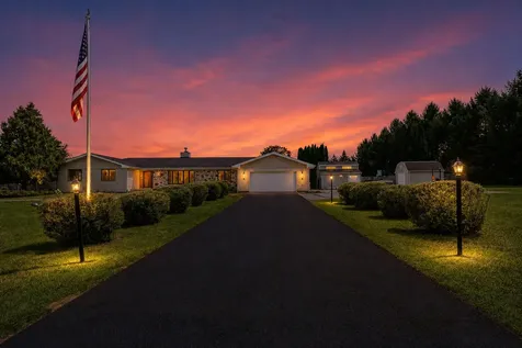 704 North Rose Farm Road Woodstock IL 60098