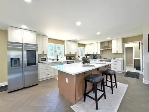 704 North Rose Farm Road Woodstock IL 60098