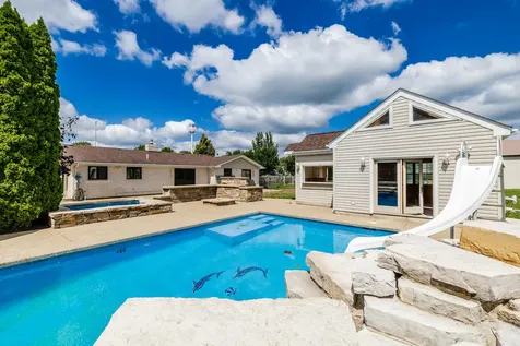 704 North Rose Farm Road Woodstock IL 60098
