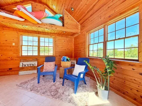 704 North Rose Farm Road Woodstock IL 60098