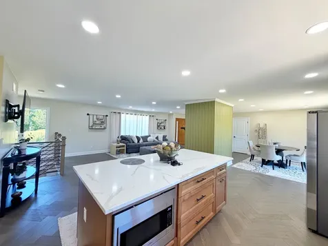 704 North Rose Farm Road Woodstock IL 60098