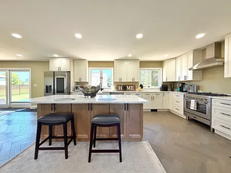 704 North Rose Farm Road Woodstock IL 60098
