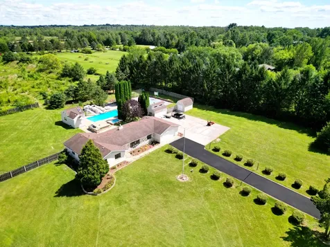 704 North Rose Farm Road Woodstock IL 60098