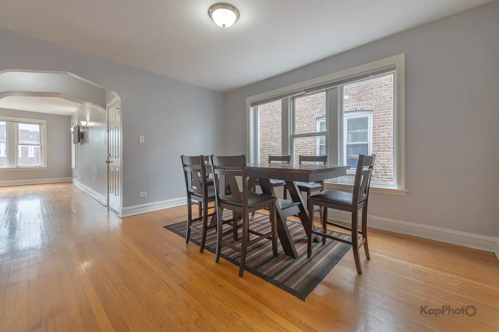 8923 South Blackstone Avenue Chicago IL 60617