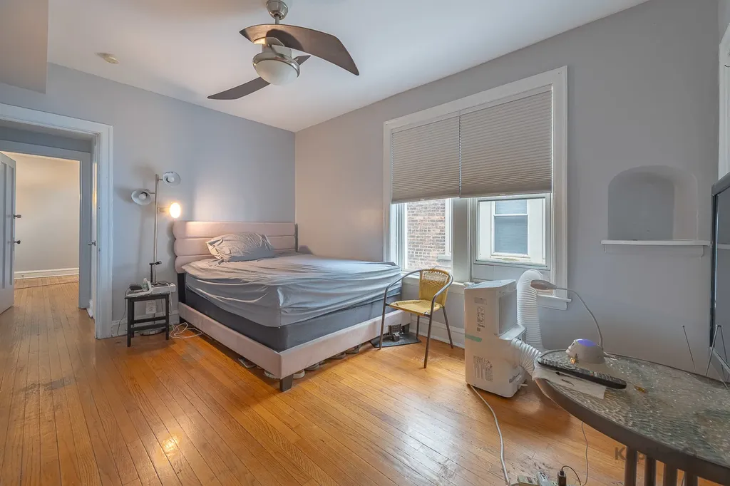 8923 South Blackstone Avenue Chicago IL 60617