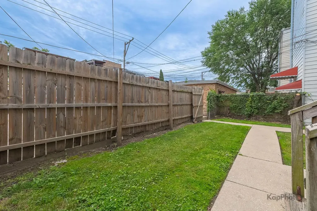 8923 South Blackstone Avenue Chicago IL 60617