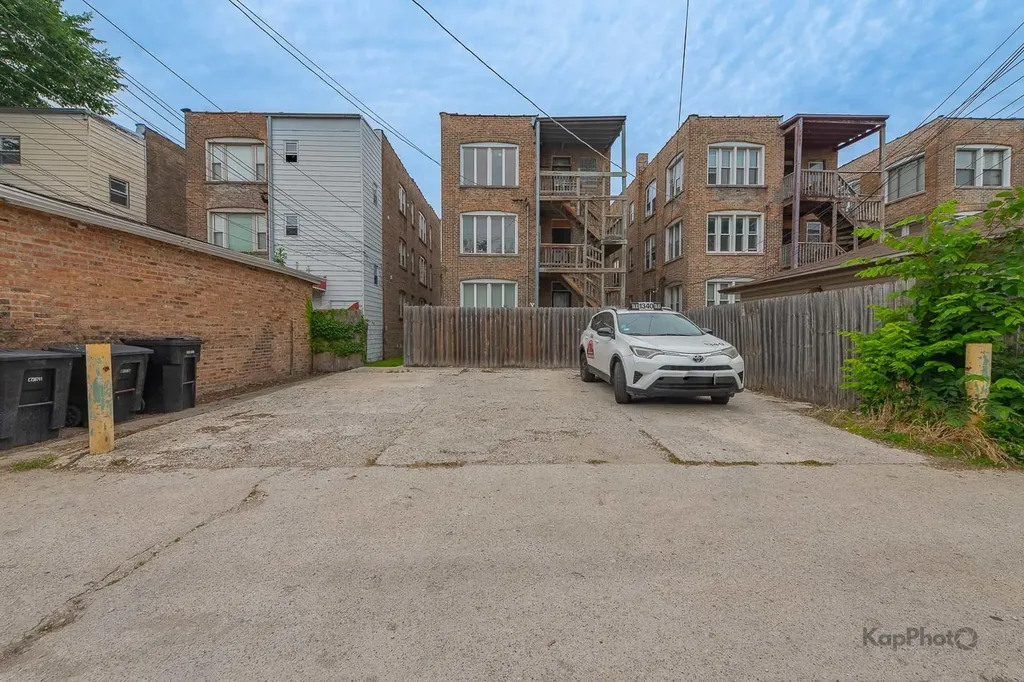 8923 South Blackstone Avenue Chicago IL 60617