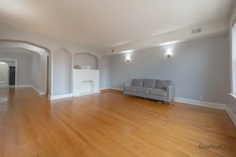8923 South Blackstone Avenue Chicago IL 60617