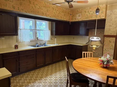 220 E Avenue Rochelle IL 61068