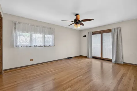 10628 Lockwood Avenue Oak Lawn IL 60453