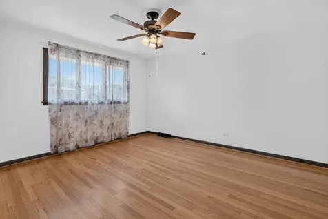 10628 Lockwood Avenue Oak Lawn IL 60453